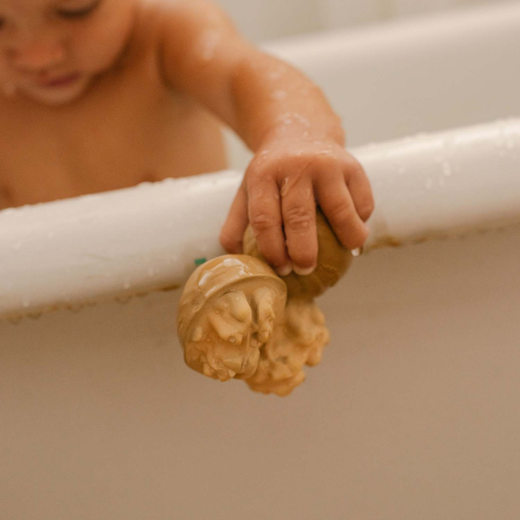 NUTTY the Walnut - Massaggiagengive in Gomma Naturale | Oli&Carol