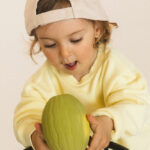 Palla Sensoriale Melone - Giocattolo in Gomma Naturale | Oli&Carol